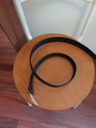 Cinturón de cuero impecable 