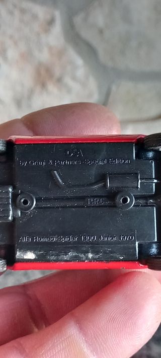 Alfa Romeo rossa Spider 1300 Junior 1970