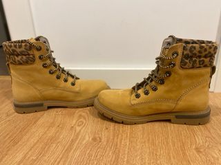 Bota alpe de piel amarillo
