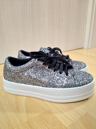 Zapatillas con plataforma y brillos talla 38