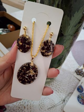 Pendientes y gargantilla