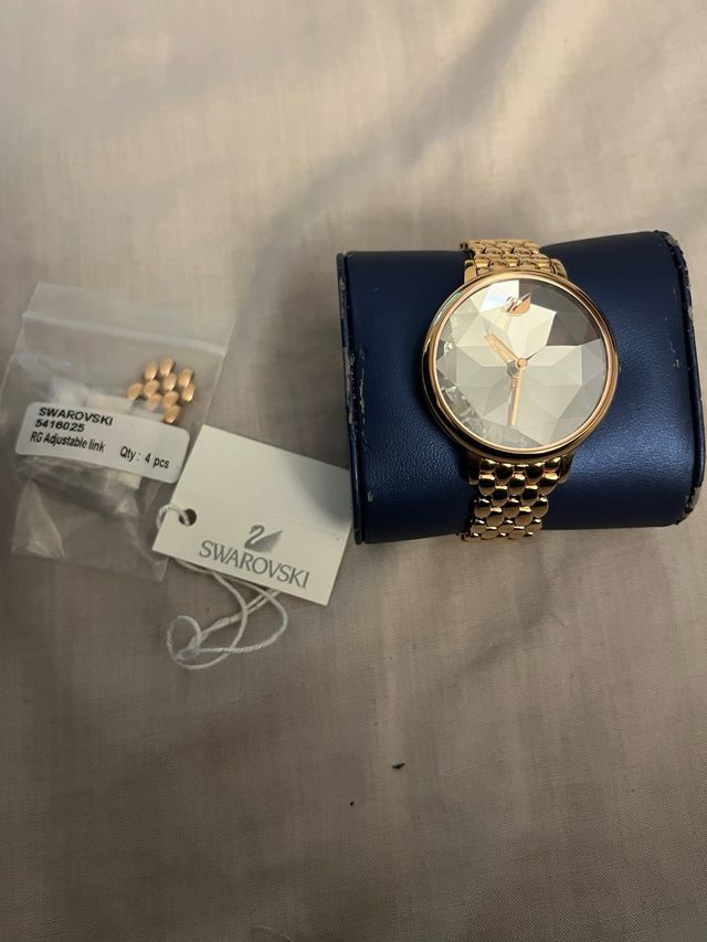 Reloj swarovski 
