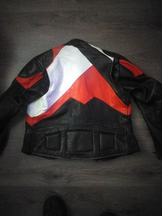 CHAQUETA MOTO CUERO 