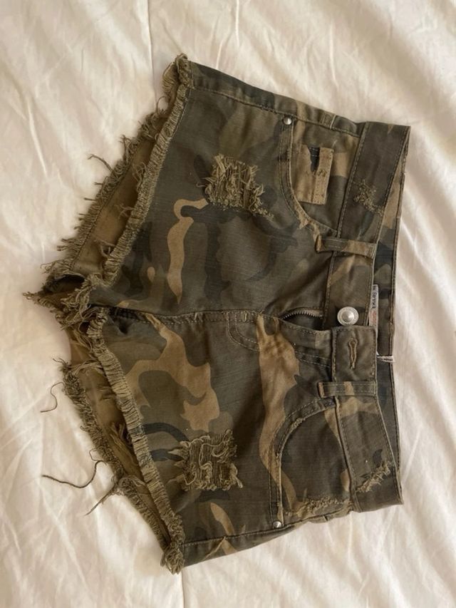 Pantalon corto militar