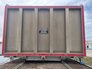 Caja alumino  basculantecon rapas y grua con pulpo