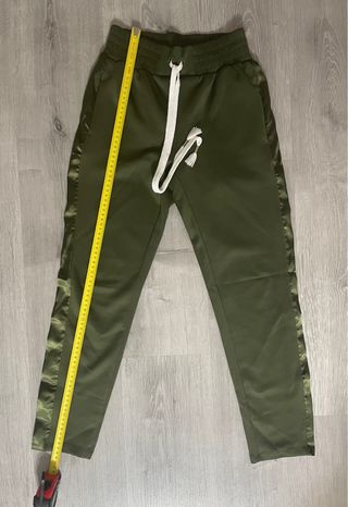 Pantalón tipo chándal de Bershka en talla XS