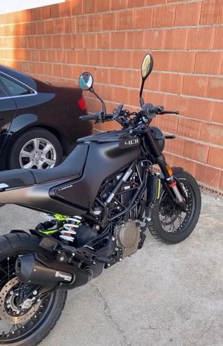 Husqvarna Svartpilen 401