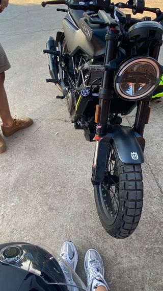 Husqvarna Svartpilen 401