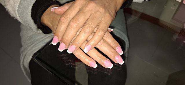 Uñas acrílicas manicura pedicura  642 38 67 71