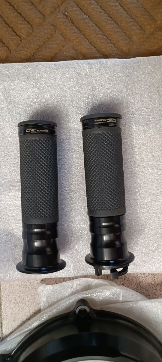 Manopole per Ducati Panigale 1199 e 1299 etc