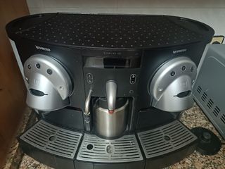 Cafetera profesional Nespresso