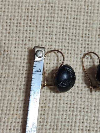 Antiguos pendientes oro y azabache 
