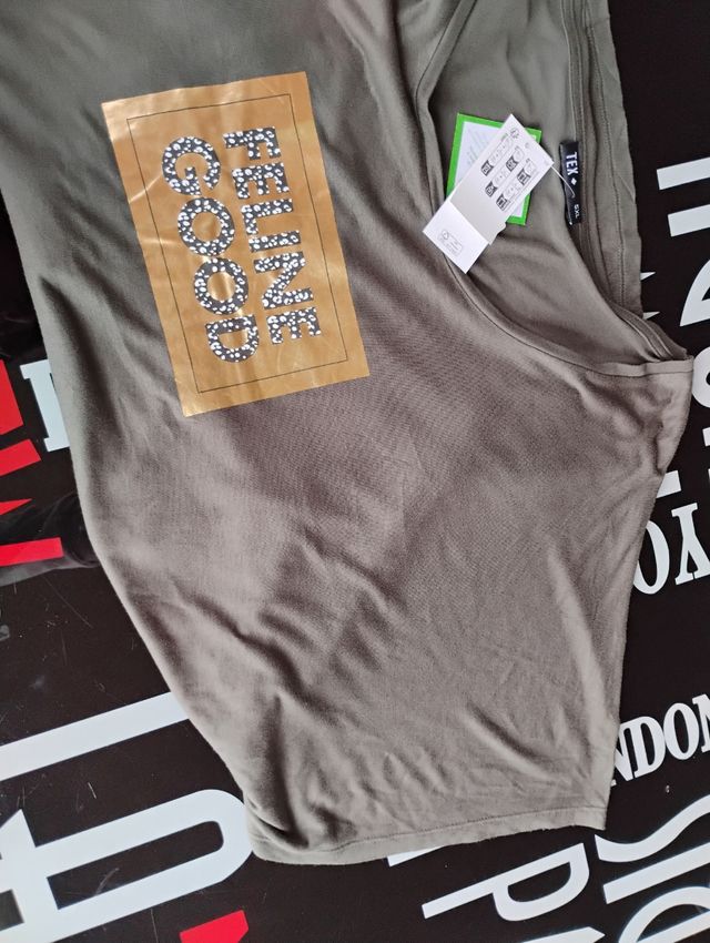 Camiseta , suelta , nueva