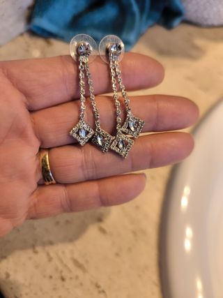 CONJUNTO DE GARGANTILLA Y PENDIENTES 