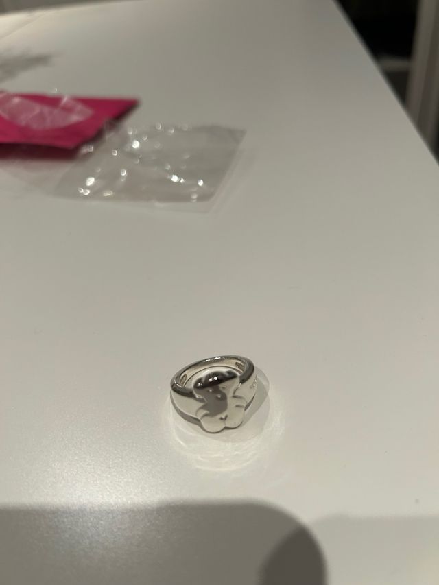 Anillo plateado de Tous