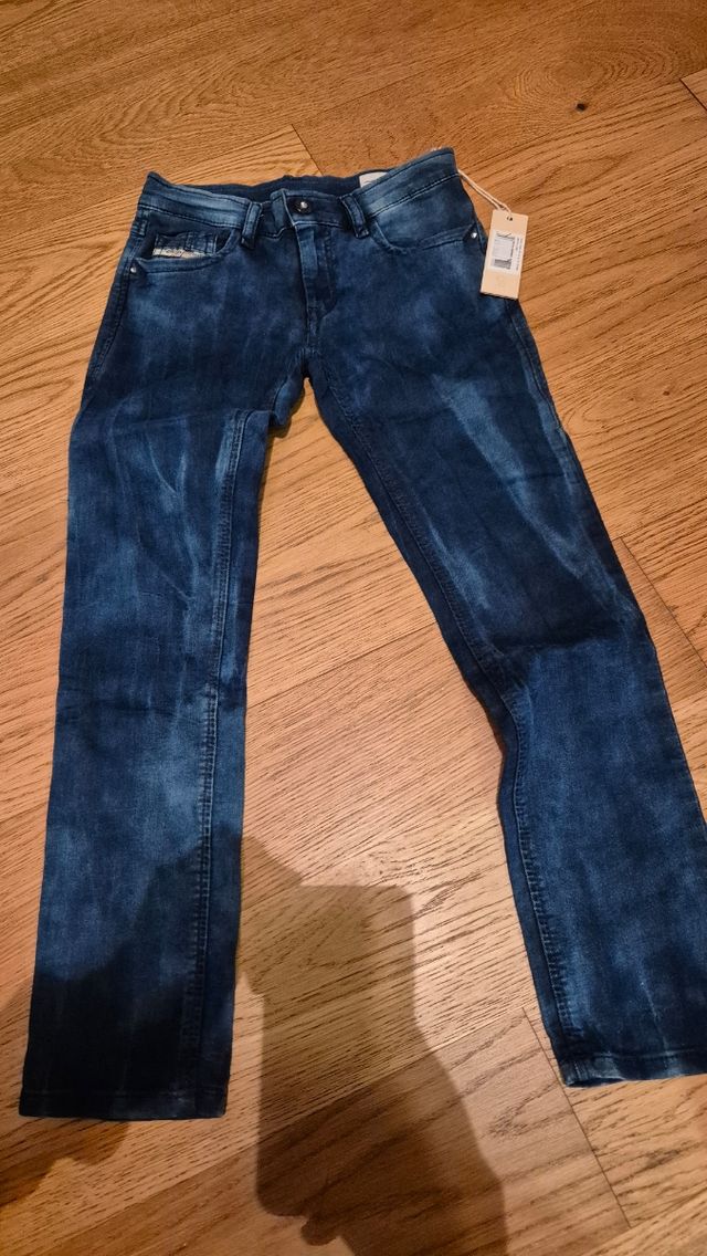 Bellissimi pantaloni Diesel effetto jean