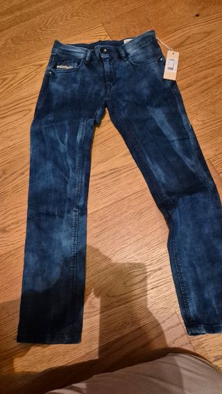 Bellissimi pantaloni Diesel effetto jean