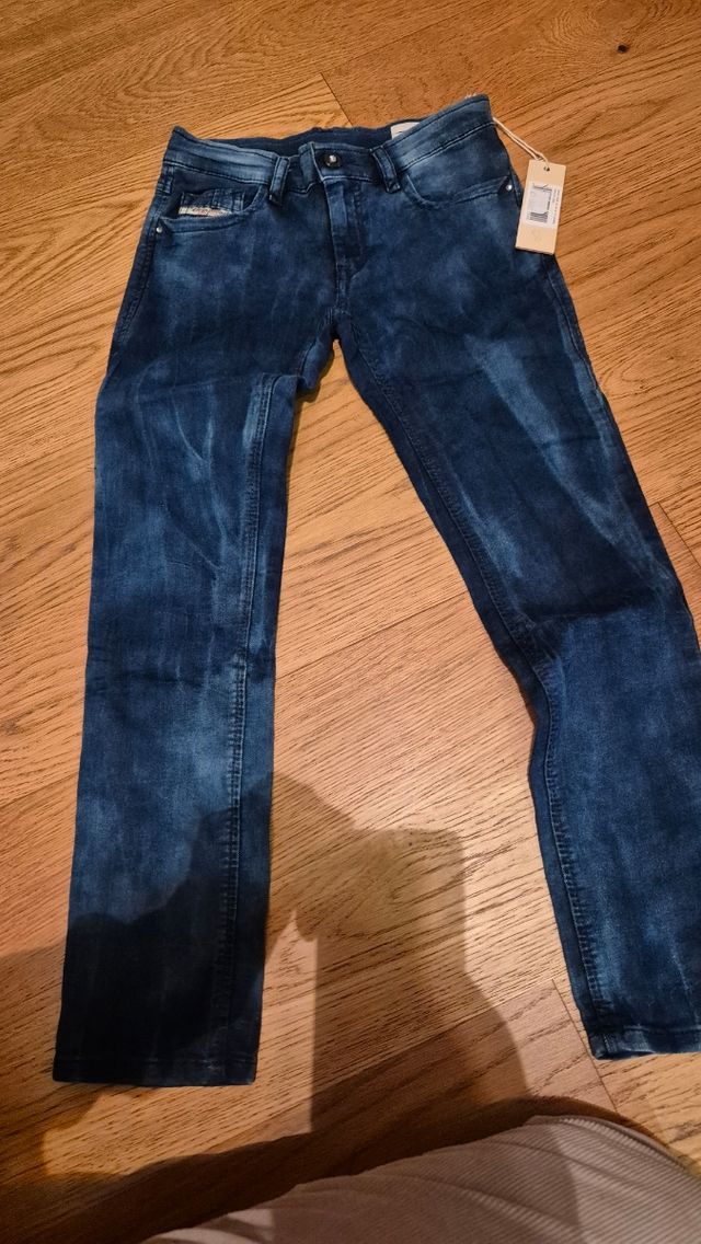 Bellissimi pantaloni Diesel effetto jean
