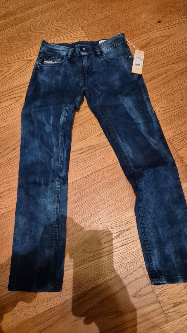Bellissimi pantaloni Diesel effetto jean