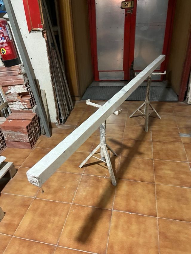 Caballetes y soportes para yesero