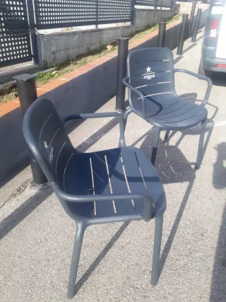 MESA Y SILLAS DE TERRAZA