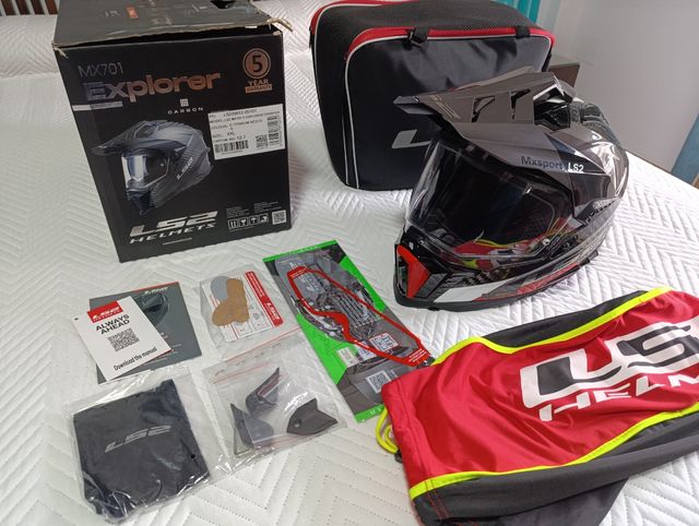 Casco Ls2 Explorer carbono.