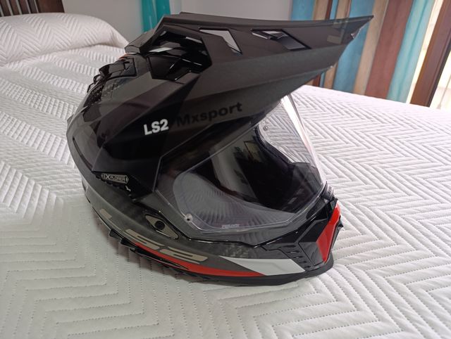 Casco Ls2 Explorer carbono.