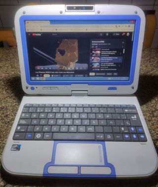 Notebook convertibile con touchscreen per la scuola, multiuso