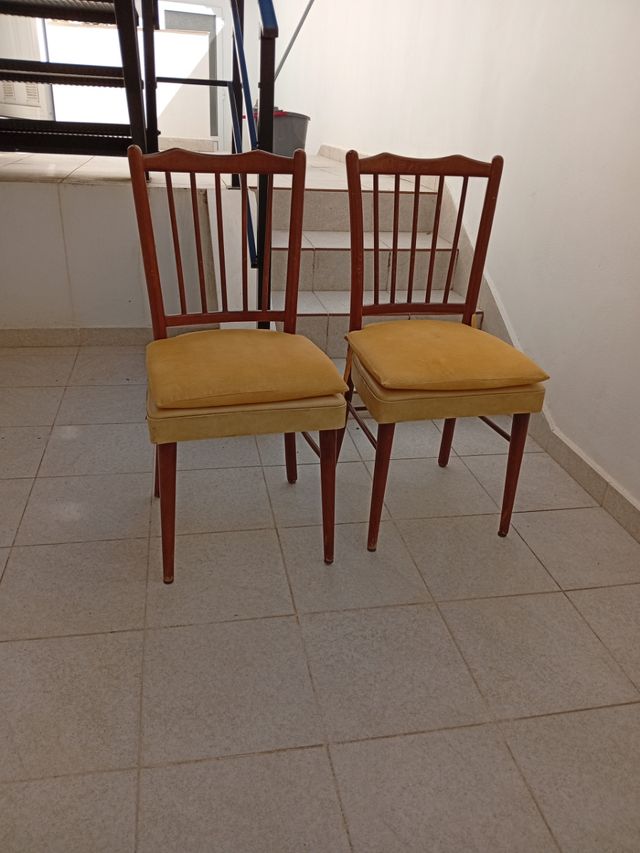 3 Sillas madera