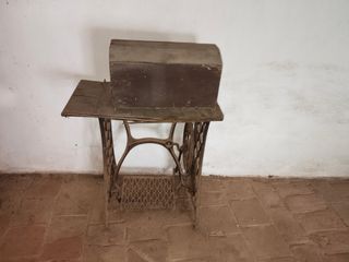 Máquina de coser muy antigua Singer