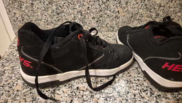 Scarpe con rotelle nr 38.