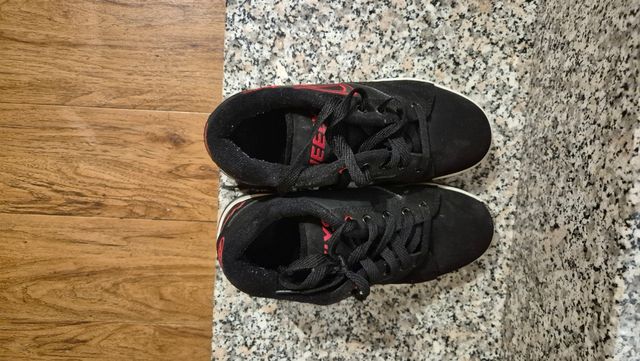 Scarpe con rotelle nr 38.