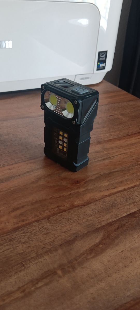 Linterna trabajo  cargador para móvil 