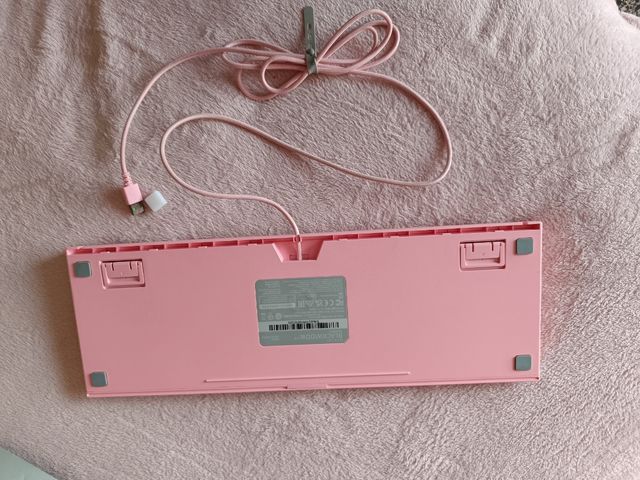 Teclado Razer rosa gaming mecánico