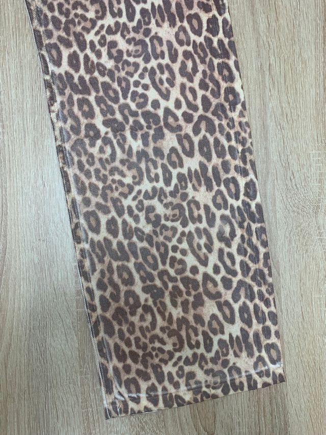 Jeans Zara recto animal print leopardo (T. 38EU)