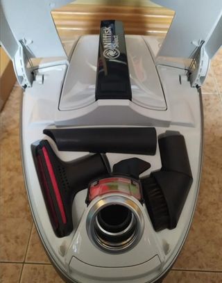 Aspirador con bolsa 650W