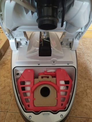 Aspirador con bolsa 650W
