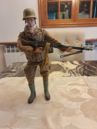 Figura 1:6 Dragon África Korps custom MG-42 