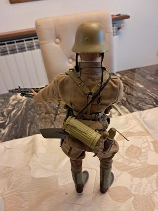 Figura 1:6 Dragon África Korps custom MG-42 