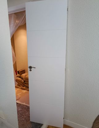 URGENTE. Puerta de baño