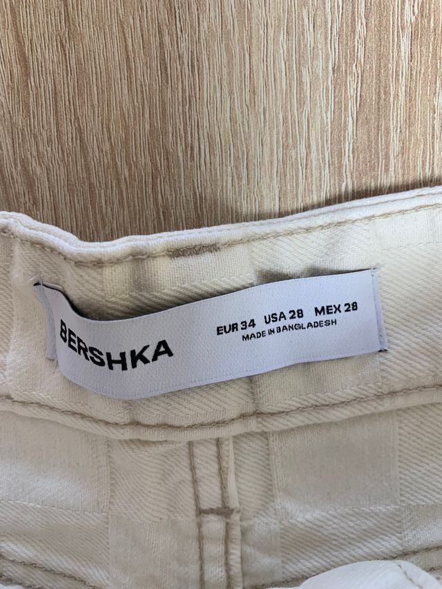 Pantalon Bershka baggy jaqcuard beige (T. 34EU)