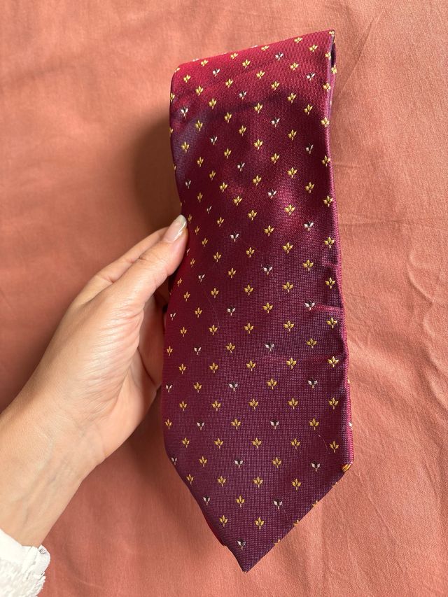 Corbata Church’s bordeaux