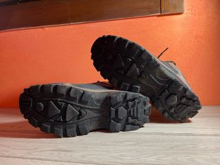 Botas de montaña Quechua (DECATHLON) - talla 38