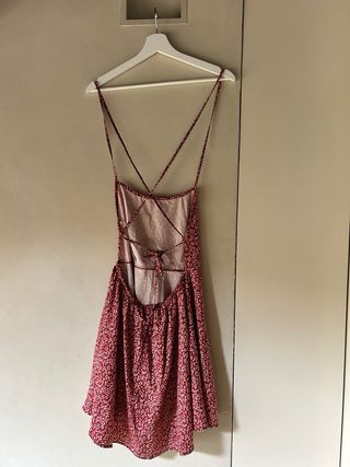 Abitono bordoux con fiori bianchi