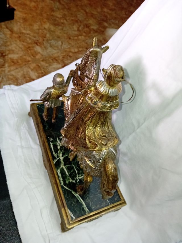 Figura Isabel católica bronce antiguo y plata