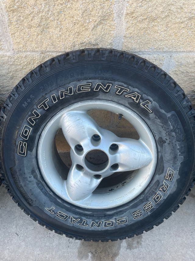 Ruedas todoterreno 235/75 R 15