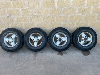 Ruedas todoterreno 235/75 R 15