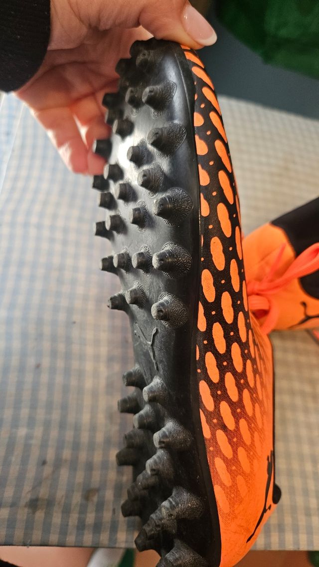 Zapatillas tacos futbol  niño