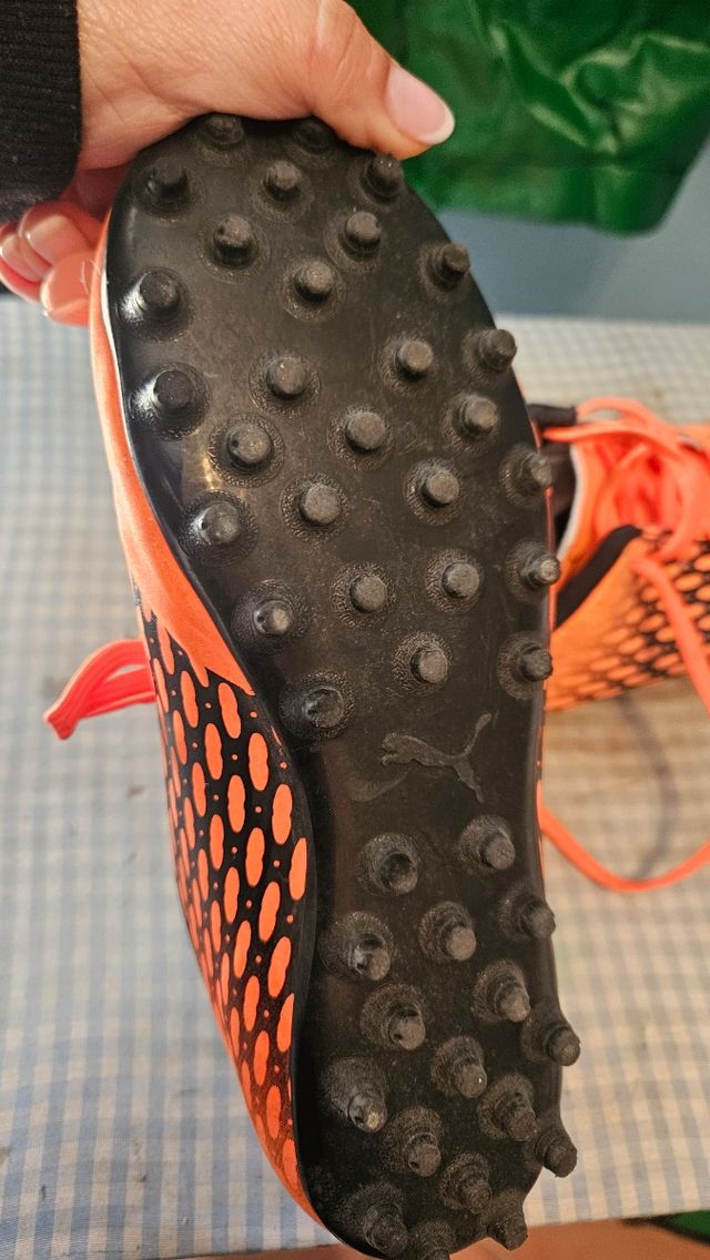 Zapatillas tacos futbol  niño