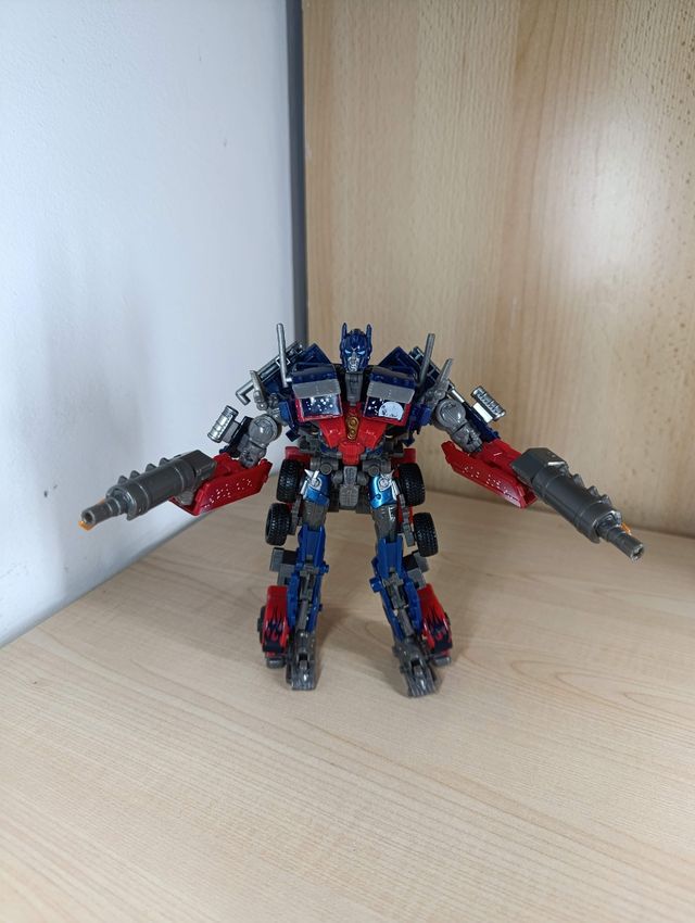 Transformers Optimus Prime Dark Of The Moon in ott